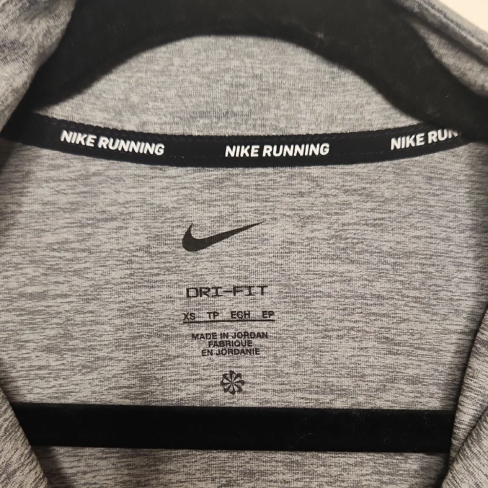 NWT Nike Women's Gray 1/2 Zip Running Top Size XS